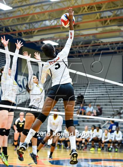 Thumbnail 2 in Texas vs Garland (Garland ISD Volleyball Tournament) photogallery.