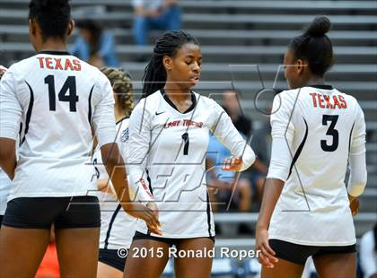 Thumbnail 3 in Texas vs Garland (Garland ISD Volleyball Tournament) photogallery.