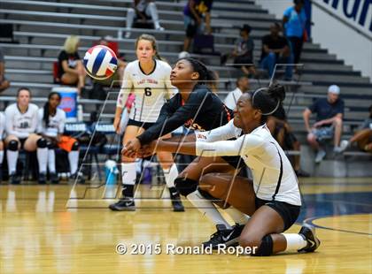 Thumbnail 3 in Texas vs Garland (Garland ISD Volleyball Tournament) photogallery.