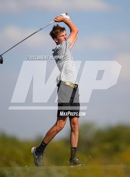 Thumbnail 3 in CHSAA 3A State Championship - Day 1 photogallery.