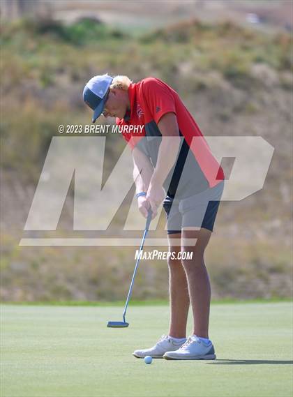 Thumbnail 2 in CHSAA 3A State Championship - Day 1 photogallery.
