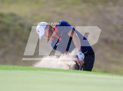 Thumbnail 2 in CHSAA 3A State Championship - Day 1 photogallery.