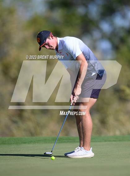 Thumbnail 2 in CHSAA 3A State Championship - Day 1 photogallery.
