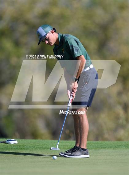 Thumbnail 2 in CHSAA 3A State Championship - Day 1 photogallery.