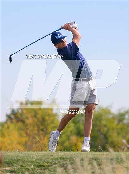 Thumbnail 2 in CHSAA 3A State Championship - Day 1 photogallery.