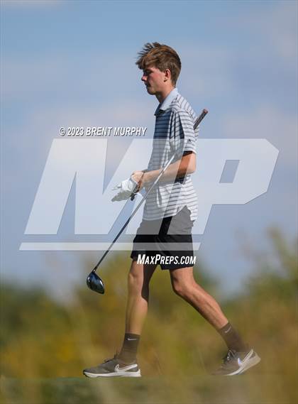 Thumbnail 1 in CHSAA 3A State Championship - Day 1 photogallery.