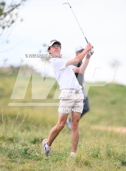 Thumbnail 3 in CHSAA 3A State Championship - Day 1 photogallery.