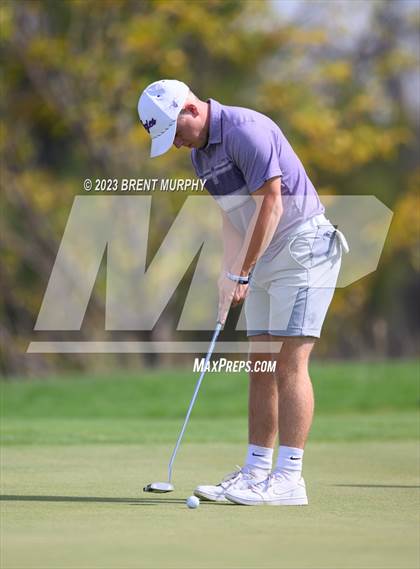 Thumbnail 2 in CHSAA 3A State Championship - Day 1 photogallery.