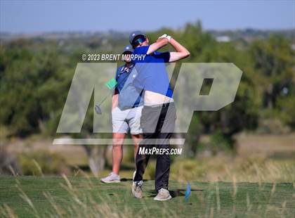 Thumbnail 2 in CHSAA 3A State Championship - Day 1 photogallery.