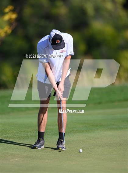 Thumbnail 2 in CHSAA 3A State Championship - Day 1 photogallery.
