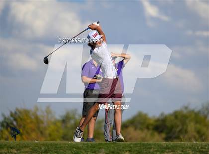 Thumbnail 2 in CHSAA 3A State Championship - Day 1 photogallery.