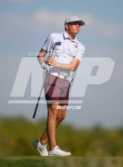 Thumbnail 2 in CHSAA 3A State Championship - Day 1 photogallery.