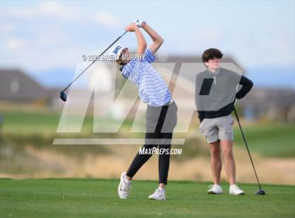 Thumbnail 2 in CHSAA 3A State Championship - Day 1 photogallery.