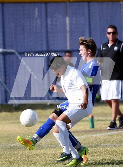 Thumbnail 2 in Durango vs Bishop Gorman photogallery.