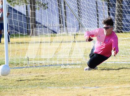 Thumbnail 2 in Durango vs Bishop Gorman photogallery.