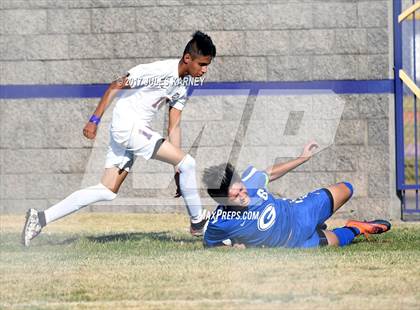 Thumbnail 2 in Durango vs Bishop Gorman photogallery.