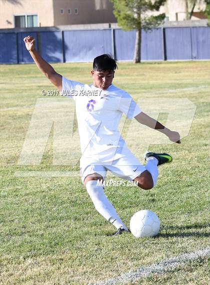 Thumbnail 2 in Durango vs Bishop Gorman photogallery.