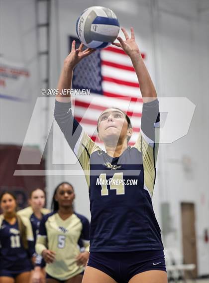 Thumbnail 3 in North Broward Prep vs South Broward (South Florida Showdown)  photogallery.