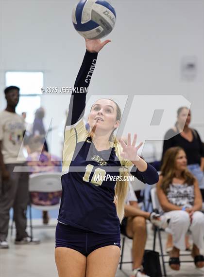 Thumbnail 2 in North Broward Prep vs South Broward (South Florida Showdown)  photogallery.