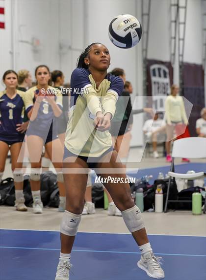 Thumbnail 1 in North Broward Prep vs South Broward (South Florida Showdown)  photogallery.