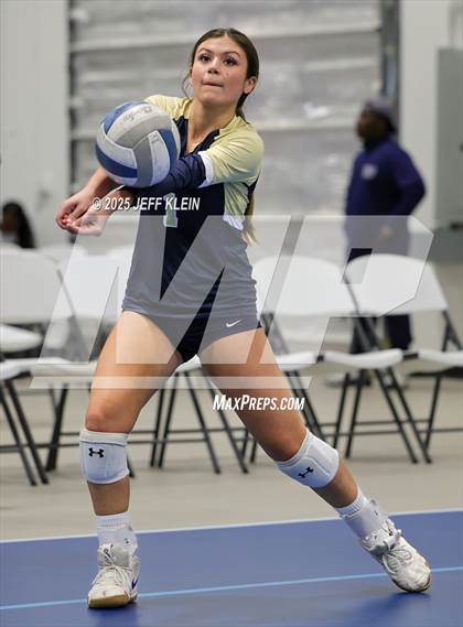 Thumbnail 2 in North Broward Prep vs South Broward (South Florida Showdown)  photogallery.