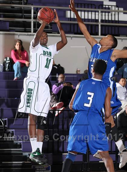 Thumbnail 3 in Oakland vs. Dorsey (St. Hope Elite Hoops Classic) photogallery.