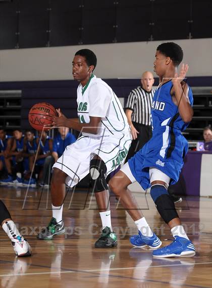 Thumbnail 1 in Oakland vs. Dorsey (St. Hope Elite Hoops Classic) photogallery.