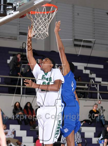 Thumbnail 2 in Oakland vs. Dorsey (St. Hope Elite Hoops Classic) photogallery.