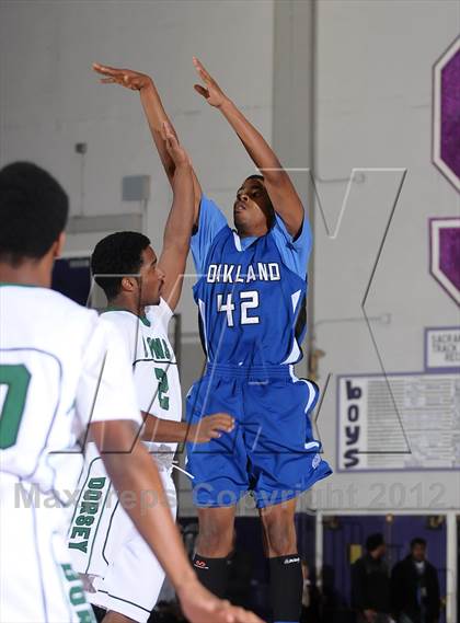 Thumbnail 2 in Oakland vs. Dorsey (St. Hope Elite Hoops Classic) photogallery.