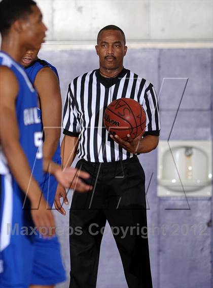 Thumbnail 1 in Oakland vs. Dorsey (St. Hope Elite Hoops Classic) photogallery.