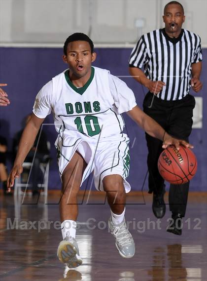 Thumbnail 3 in Oakland vs. Dorsey (St. Hope Elite Hoops Classic) photogallery.