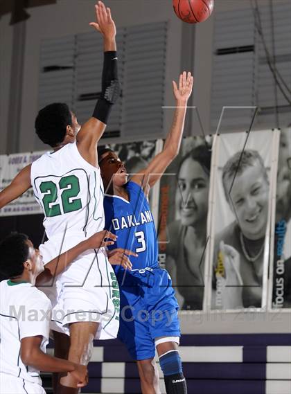 Thumbnail 3 in Oakland vs. Dorsey (St. Hope Elite Hoops Classic) photogallery.