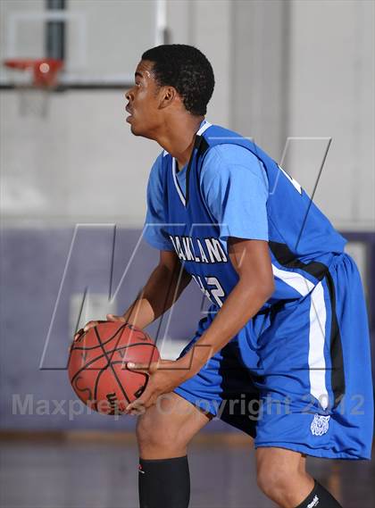Thumbnail 1 in Oakland vs. Dorsey (St. Hope Elite Hoops Classic) photogallery.