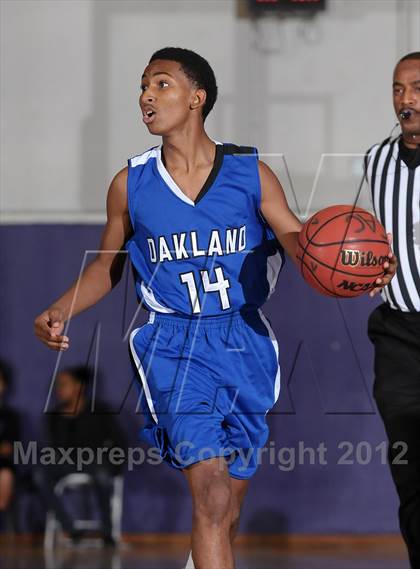 Thumbnail 3 in Oakland vs. Dorsey (St. Hope Elite Hoops Classic) photogallery.