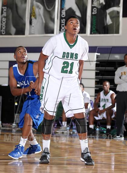 Thumbnail 3 in Oakland vs. Dorsey (St. Hope Elite Hoops Classic) photogallery.