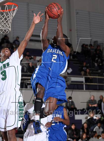 Thumbnail 3 in Oakland vs. Dorsey (St. Hope Elite Hoops Classic) photogallery.