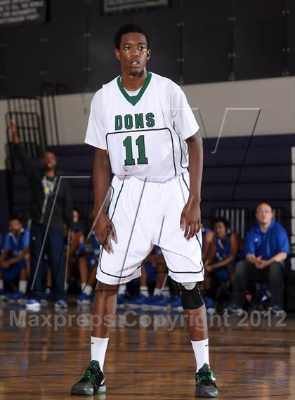 Thumbnail 3 in Oakland vs. Dorsey (St. Hope Elite Hoops Classic) photogallery.