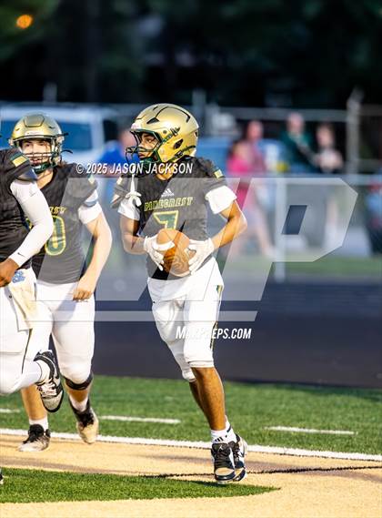 Thumbnail 1 in Pinecrest v Lee County (MOORE COUNTY KICKOFF CLASSIC) photogallery.