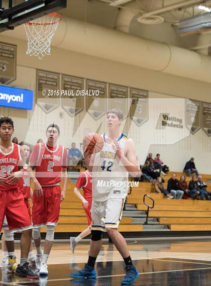 Thumbnail 2 in Liberty vs. Loveland photogallery.