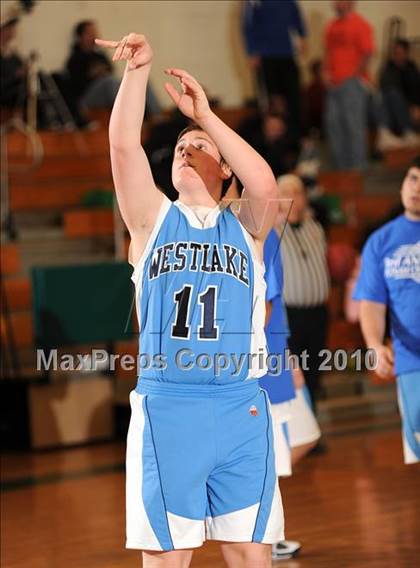 Thumbnail 2 in Croton-Harmon vs. Westlake (Putnam Challenge) photogallery.