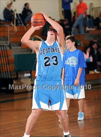 Thumbnail 1 in Croton-Harmon vs. Westlake (Putnam Challenge) photogallery.