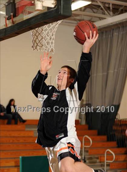 Thumbnail 1 in Croton-Harmon vs. Westlake (Putnam Challenge) photogallery.