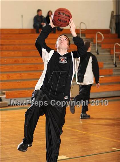 Thumbnail 3 in Croton-Harmon vs. Westlake (Putnam Challenge) photogallery.