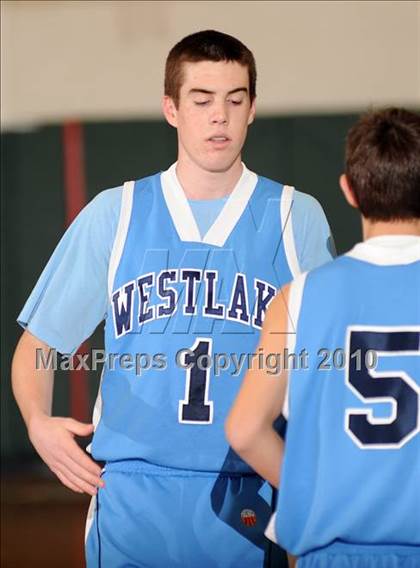 Thumbnail 1 in Croton-Harmon vs. Westlake (Putnam Challenge) photogallery.