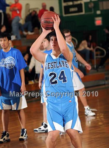 Thumbnail 3 in Croton-Harmon vs. Westlake (Putnam Challenge) photogallery.