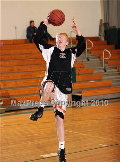 Thumbnail 1 in Croton-Harmon vs. Westlake (Putnam Challenge) photogallery.