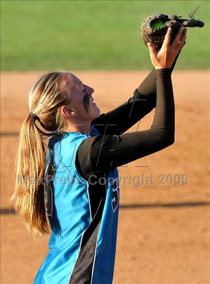 Thumbnail 2 in Santiago vs Norco (CIF SS D1 Final) photogallery.