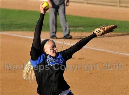 Thumbnail 3 in Santiago vs Norco (CIF SS D1 Final) photogallery.