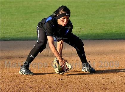 Thumbnail 2 in Santiago vs Norco (CIF SS D1 Final) photogallery.