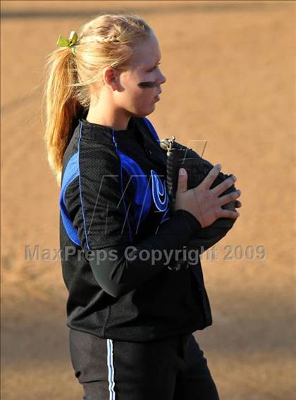 Thumbnail 2 in Santiago vs Norco (CIF SS D1 Final) photogallery.